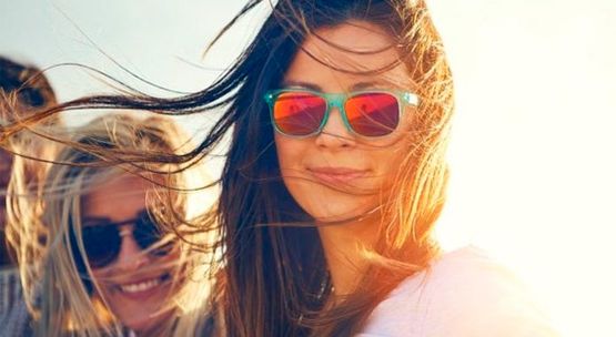 Mujeres con gafas